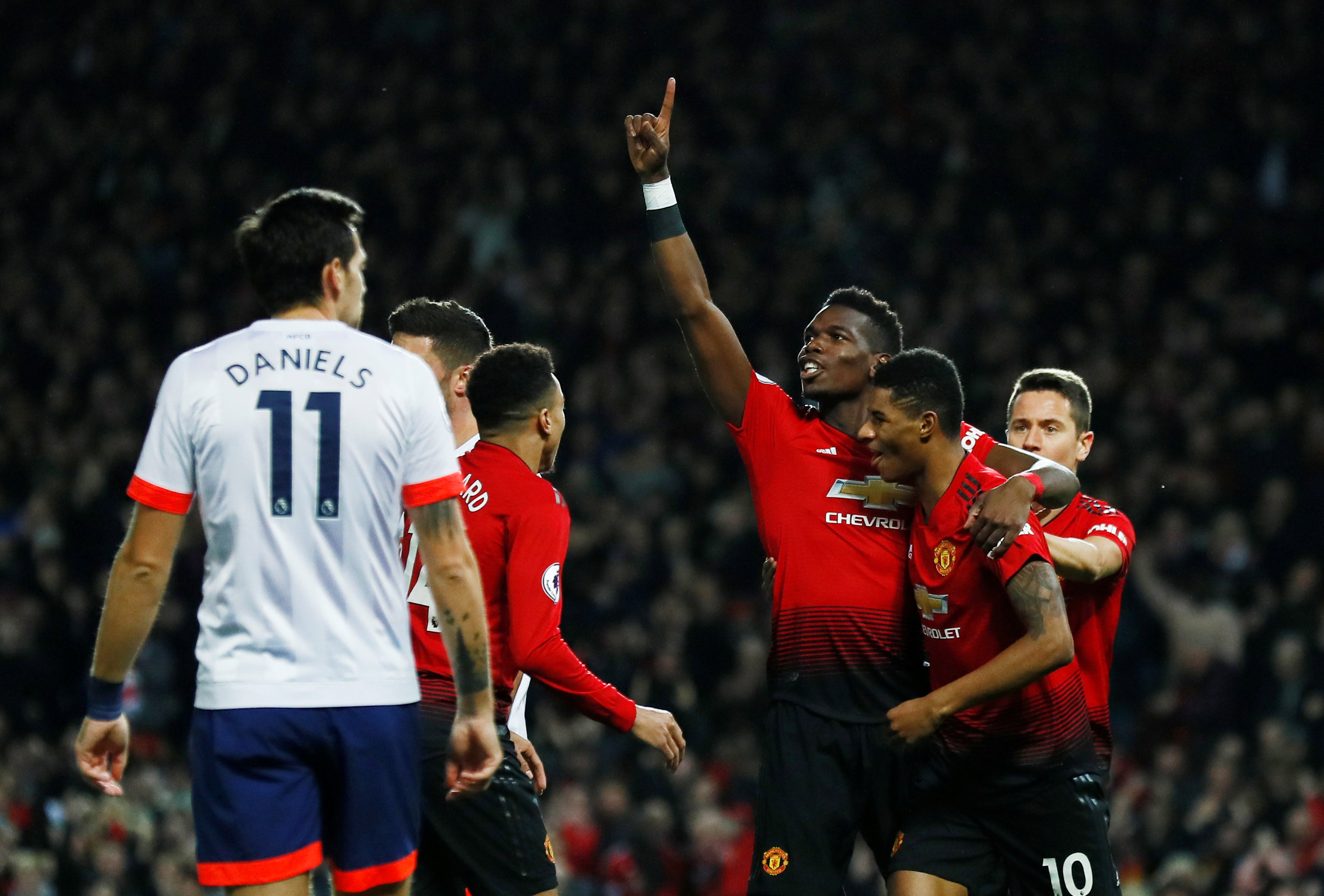 巴萨官员：有些球队会持续抱怨裁判达到目的，巴萨不会这样.